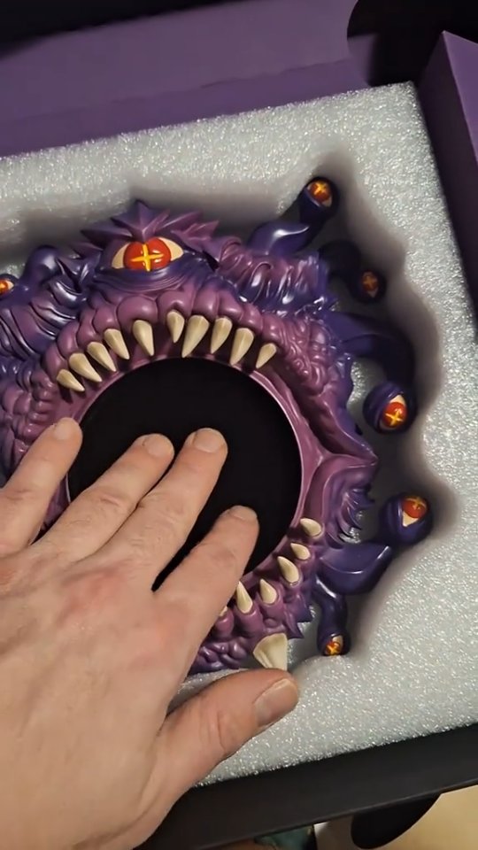 CE of Baldur's Gate, Planescape Torment and other Dungeons & Dragons pc games remasters is amazing.

I got this eventually for free, as they forgot to include the games. Besides that, the very well known website where I bought it had within that month made four errors in a row which made me send stuff back three times. I refused this fourth time and got a bit mad, as you can imagine 😅.

 #retrogaming #collectors #dungeonsanddragons #pcgaming #rpg