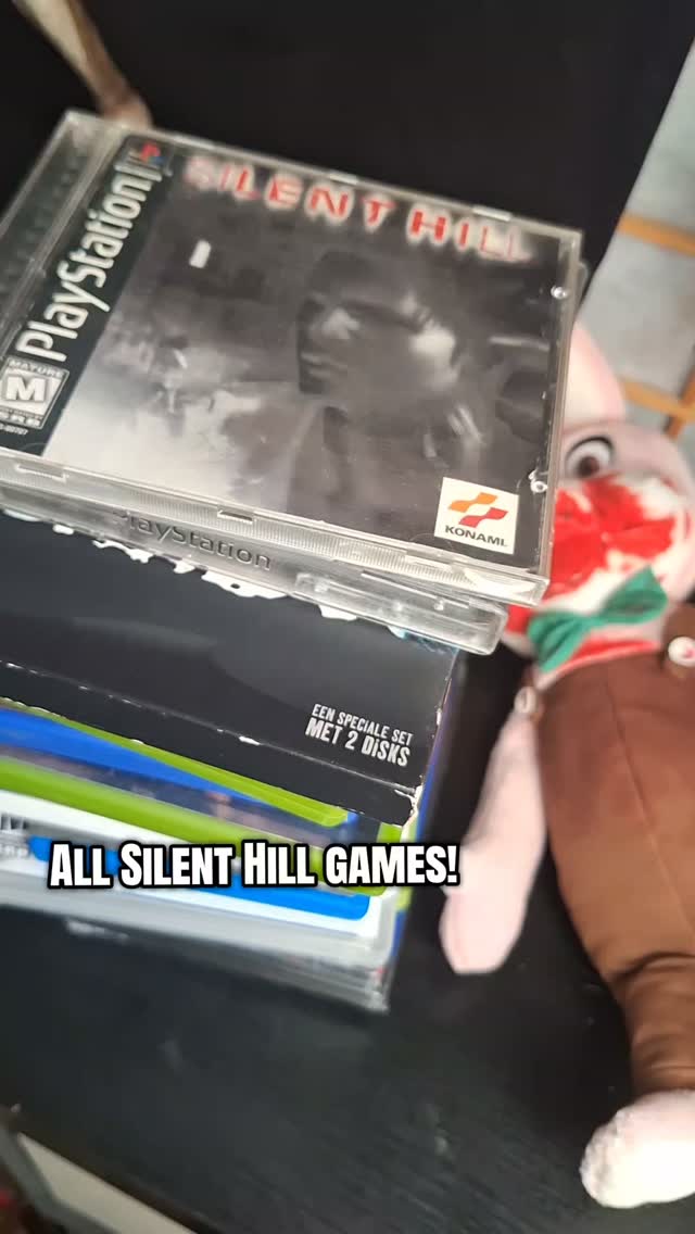 Love me some Silent Hill! Makes me so happy we get new games in the series again now.

I've left out some doubles and I also couldn't find one 😅.

#silenthill #retrogaming #survivalhorror #horrorgame #konami