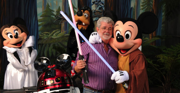 open source foto george lucas met mickey mouse en lightsabers