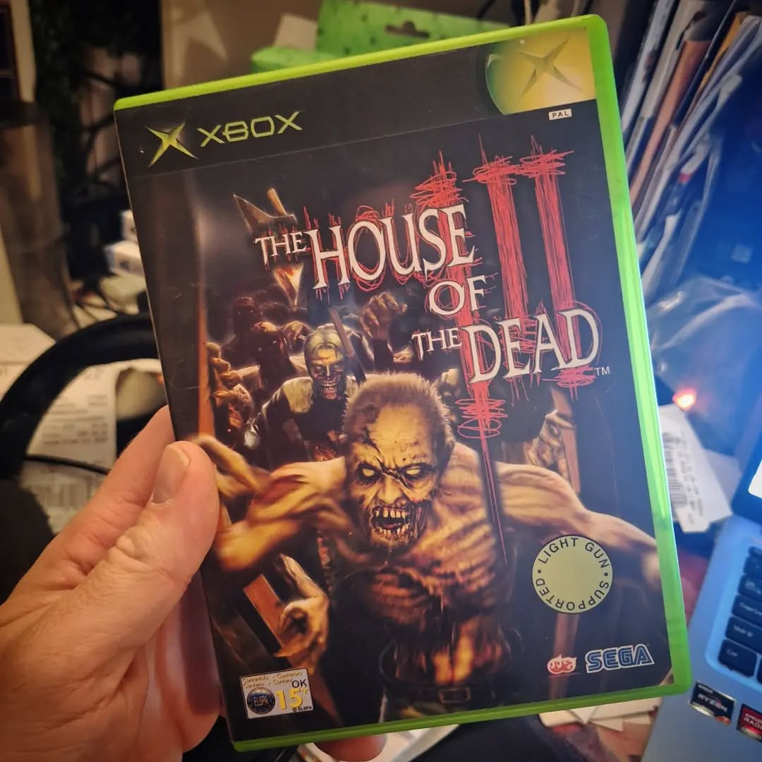 Finally got me House of the Dead III for the OG Xbox!

I found a light gun as well, but I want to have two, of course! As a big fan of the first two games, I've only played this third game on ps3.

With the PS Move, it plays pretty well actually, but I really want to experience it with a proper light gun on a crt as well.

#xbox #retrogames #houseofthedead #videogames