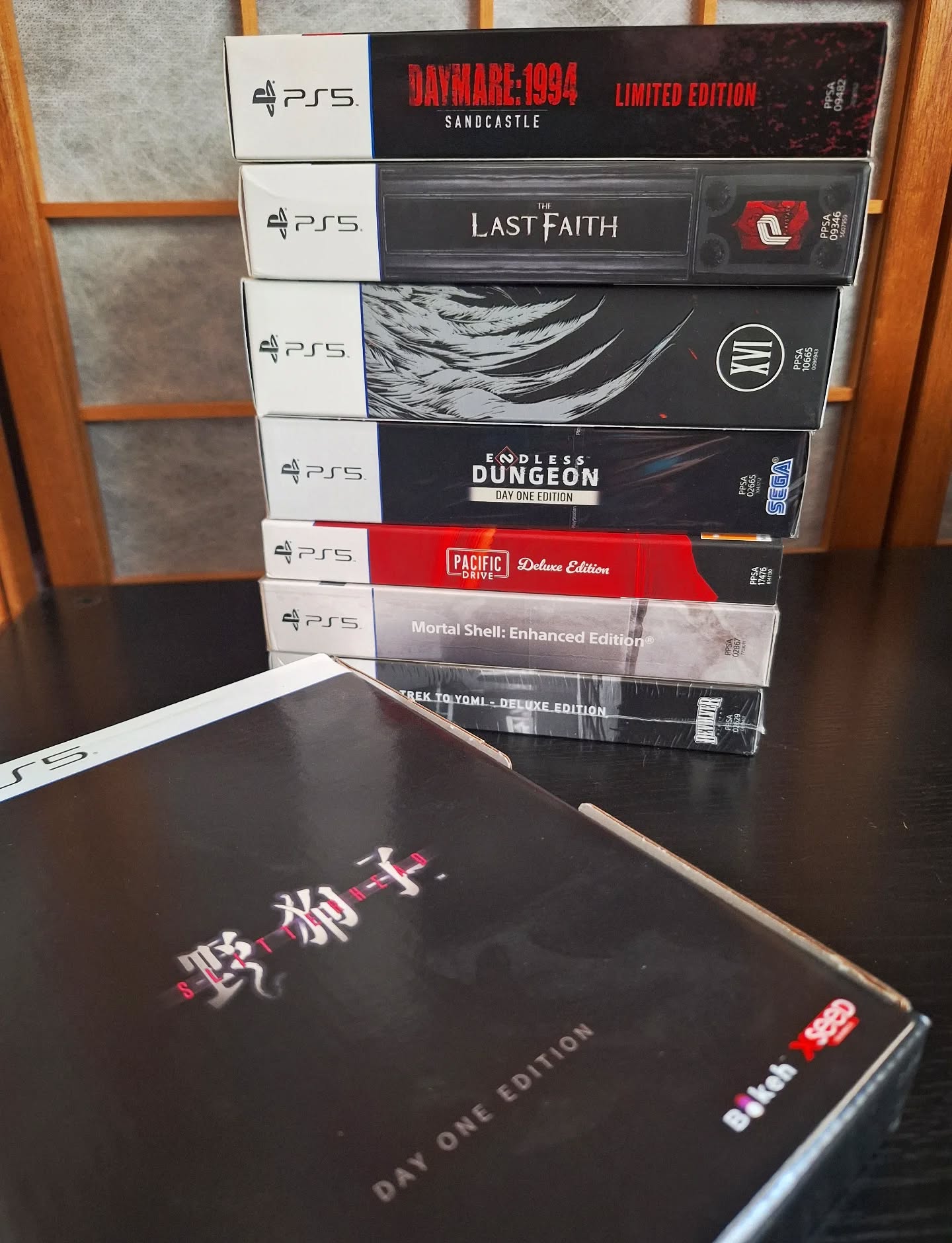 I really like these more modest deluxe editions. Instead of having to pay a ridiculous sum of money for loads of tat, you just pay slightly more and get something extra like a steelbook, map and/or artbook.

#games #videogames #ps5 #playstation5 #specialedition