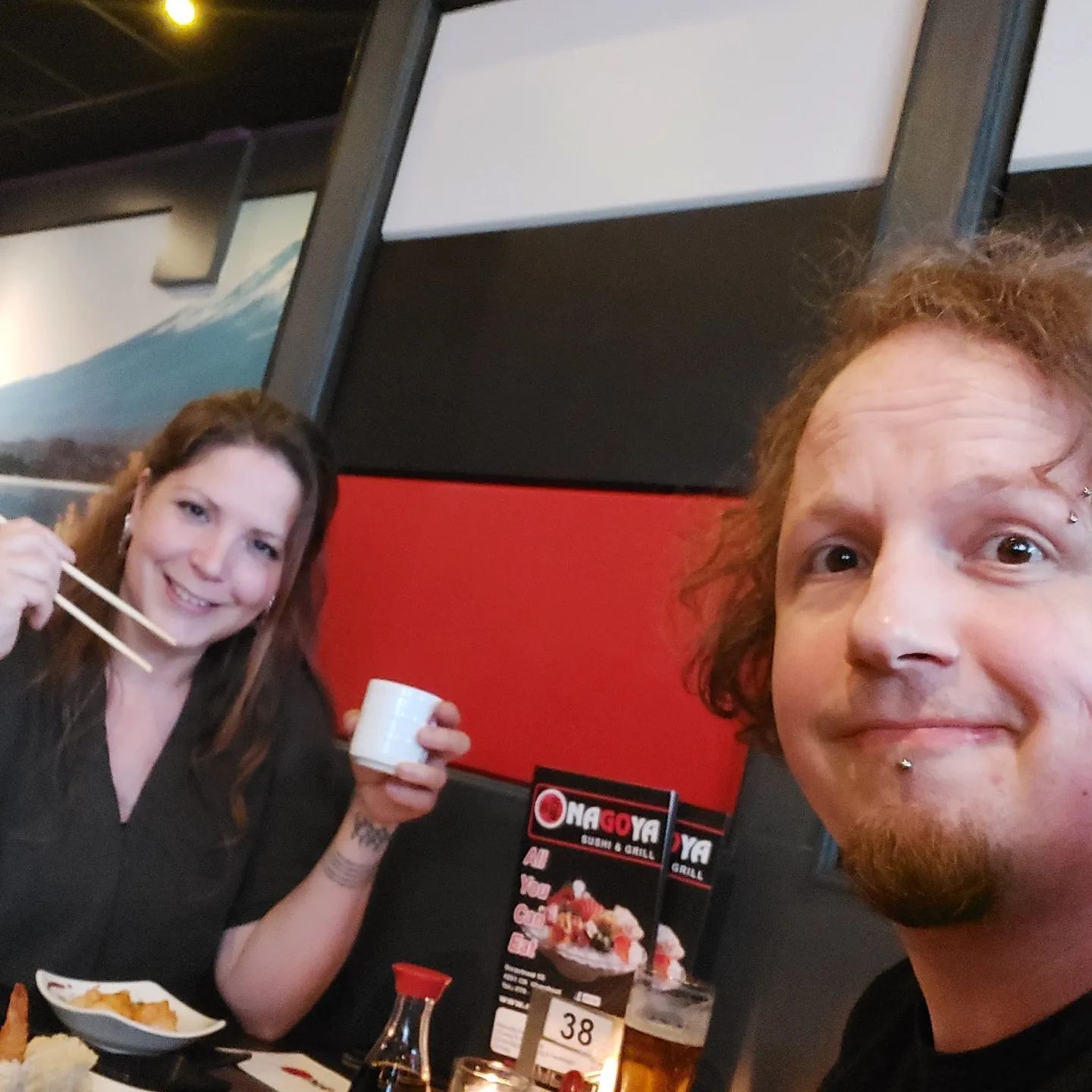 💍Been married for 1 year with the lovely @birgitbetty. ❤️ Let's celebrate with some sushi @nagoya_ulvenhout Itadakimasu!

#retrogamepapa #married #sushi #sushitime #love