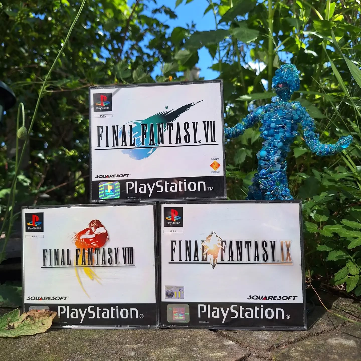 One of the photos for the RCE photo contest that I didn't pick. Still a nice shot though, of three games I love dearly.

#finalfantasy #retrogaming #ps1