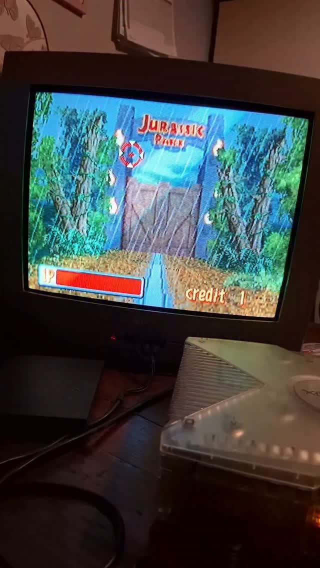 Trying out arcade games on my OG Xbox. It all works, except for the light gun. Can't get that working yet unfortunately.

#xbox #arcade #jurassicpark #retrogaming