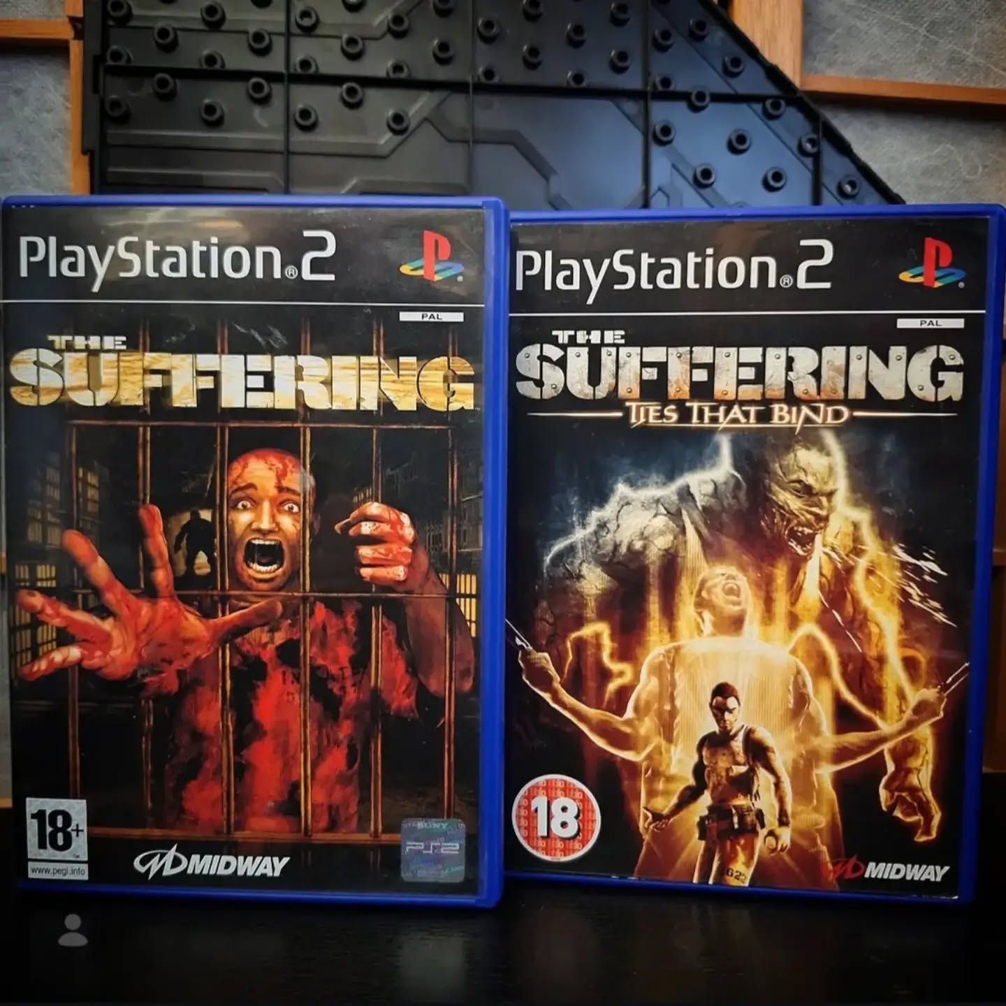 The Suffering games seemed like Midway's answer to the Resident Evil, Silent Hill and general survival horror trend of the time. But they're more action games with a horror touch (like later RE games also have).

Because I expected serious horror stuff, it felt a bit as a letdown, the games also has zero subtlety, and throws in everything in regards to monsters and lore. Once I got that gist, I really liked it to be honest. They're a lot of gory fun.

#videogames #ps2 #retrogaming #survivalhorror