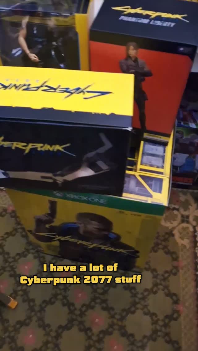 Lots of Cyberpunk 2077 stuff! Started with this when the game came out.

Now I need to find a place somewhere for all these statues, lol. I wanted to wait until I had every single one, but a couple of these Dark Horse statues where postponed for years.

#cyberpunk #cyberpunk2077 #darkhorse #videogames